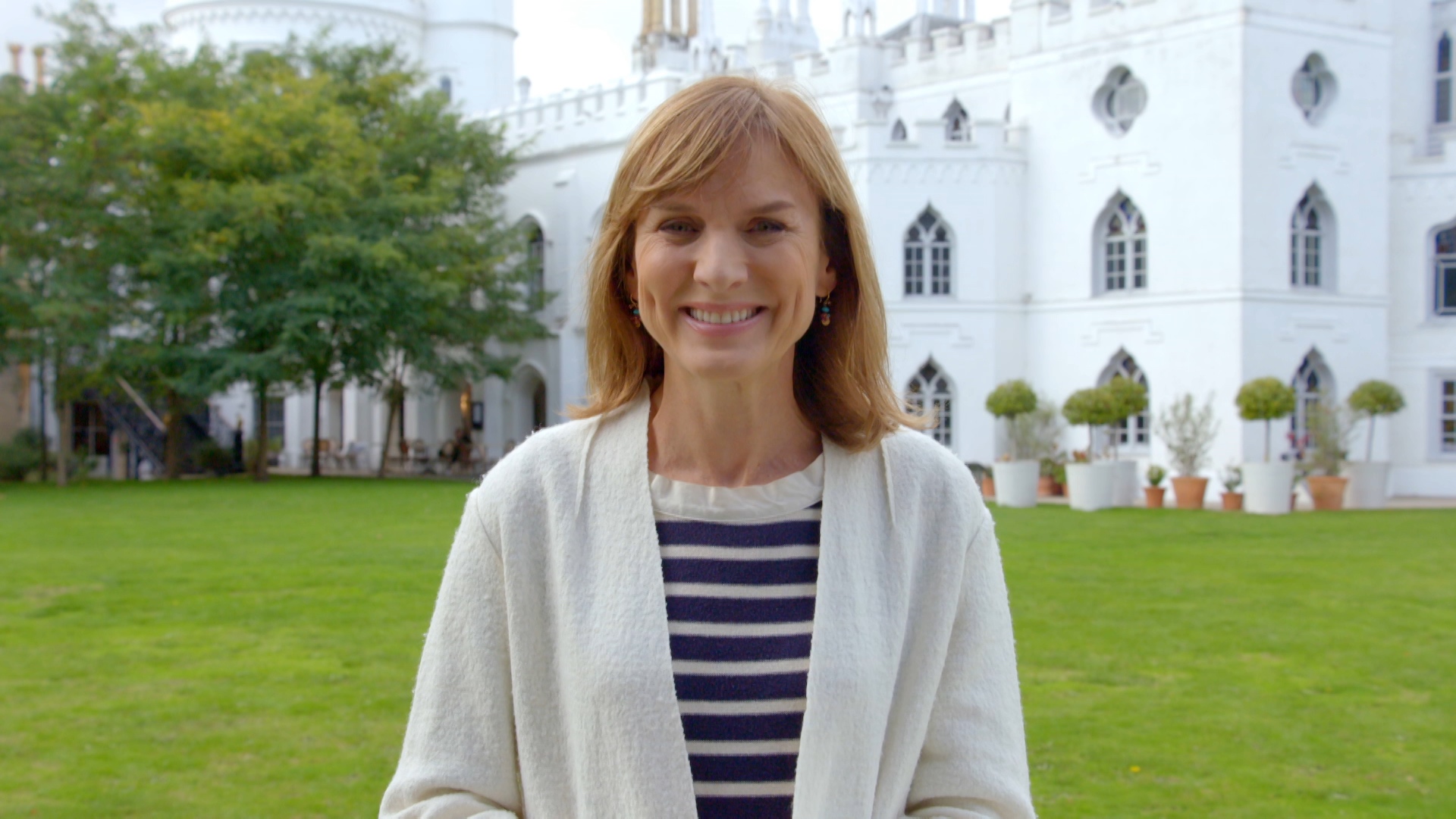 Fiona Bruce Antiques Roadshow At Strawberry Hill House Strawberry